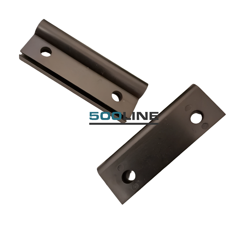 Coppia di cerniere in plastica per il fissaggio delle pantine parasole della Fiat 500 d’e poca, come da originale.