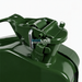Dettaglio Apertura Tanica carburante 5 litri in metallo verde scuro per auto d'epoca