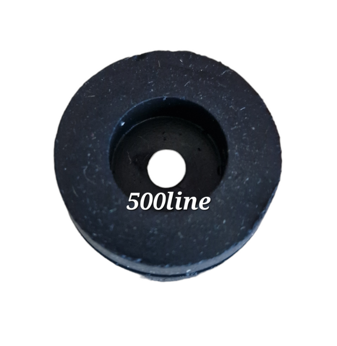 "Gommino passacavo per foro da 30 mm, compatibile con Fiat 500 d'epoca. Ricambio ideale per protezione cavi e restauri originali.