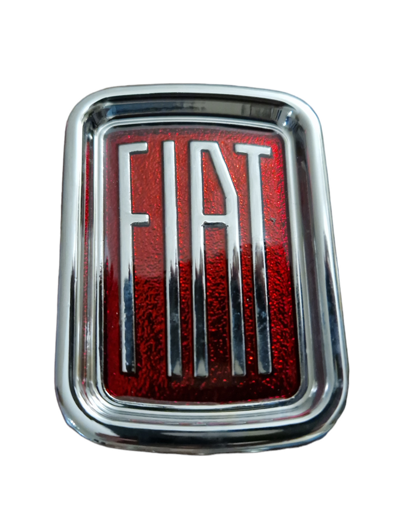 Adorno de Escudo Delantero Fiat 500 L en Metal Cromado