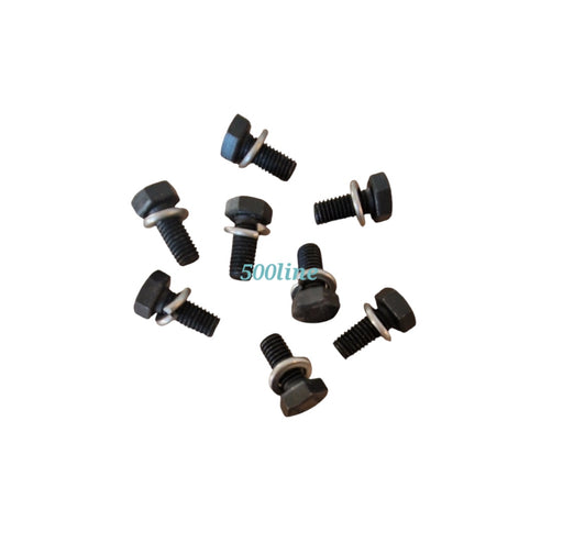 Il kit di 8 bulloni per il fissaggio delle cerniere portiera su montante per Fiat 500 d'epoca è progettato per garantire un alto grado di resistenza. Realizzati in acciaio legato, questi bulloni non sono semplici articoli da ferramenta. Ogni bullone è fornito con una rondella grove per ottimizzare la stabilità e la durata.

Originariamente erano grezzi neri come forniti, tuttavia in molti li pitturano con lo stesso colore della carrozzeria.

Non si tratta di comuni bulloni da ferramenta, ma di elementi di a