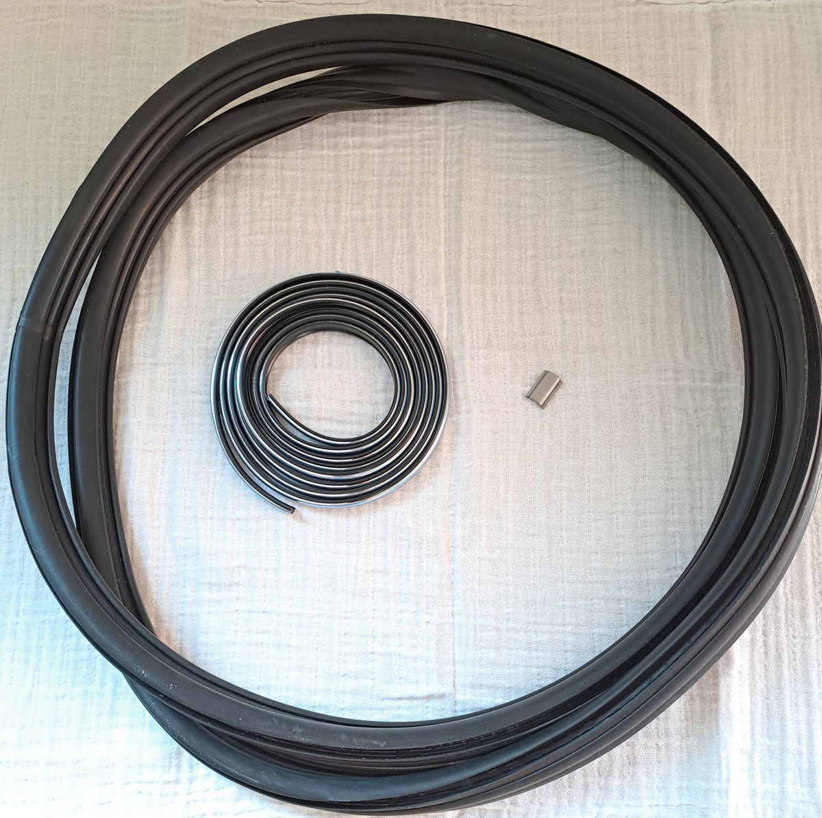 109012-GUARNIZIONE PARABREZZA ANTERIORE PIAGGIO APE MP600-601-501 109012-GUARNIZIONE PARABREZZA ANTERIORE PIAGGIO APE MP600-601-501