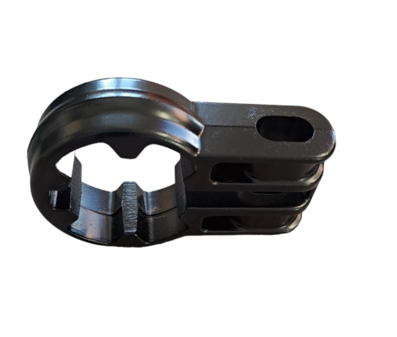 Soporte de aluminio para fijación de columna de dirección Fiat 500